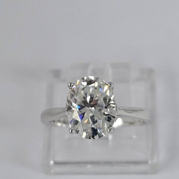 Genuine Moissanite Solitaire 18K White Gold over Sterling Silver Sz 6! NEW - Picture 5 of 9